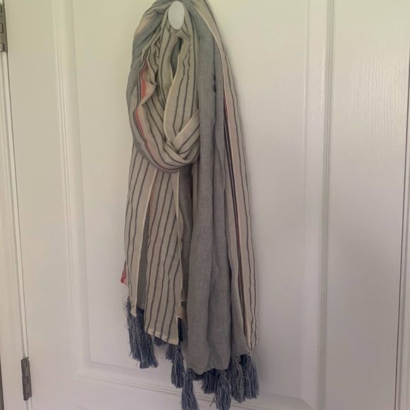 Loft scarf - Picture 3 of 3